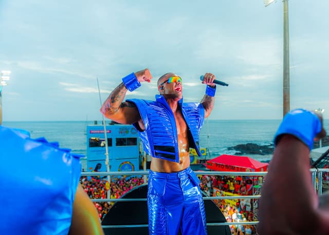 Léo Santana perde 5 kg em 16 shows realizados durante o Carnaval