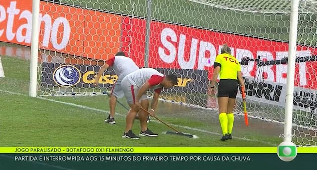 Botafogo x Flamengo: final da Supercopa é interrompida por chuva