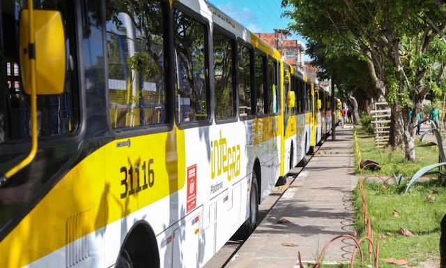 Salvador ganha novos ônibus com ar-condicionado para frota em Pirajá