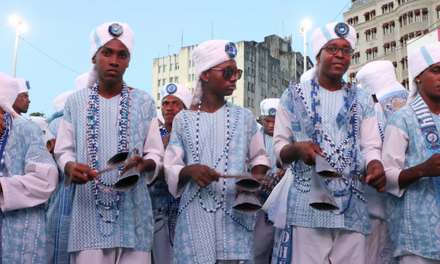 Afoxé Filhos de Gandhy proíbe participação de homens trans em desfile