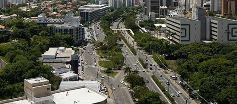 SAIDINHA BANCÁRIA: Homem é baleado e dupla rouba R$ 150 mil no Itaigara