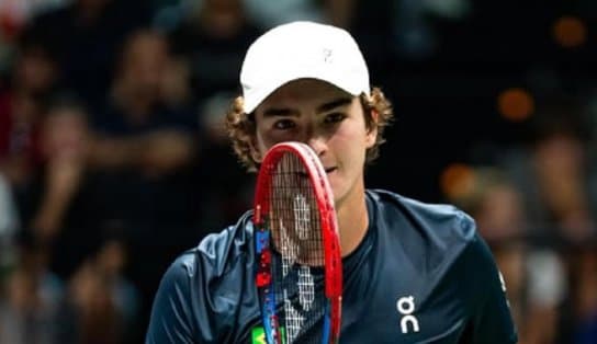 João Fonseca vence Rublev e avança para a segunda rodada do Australian Open