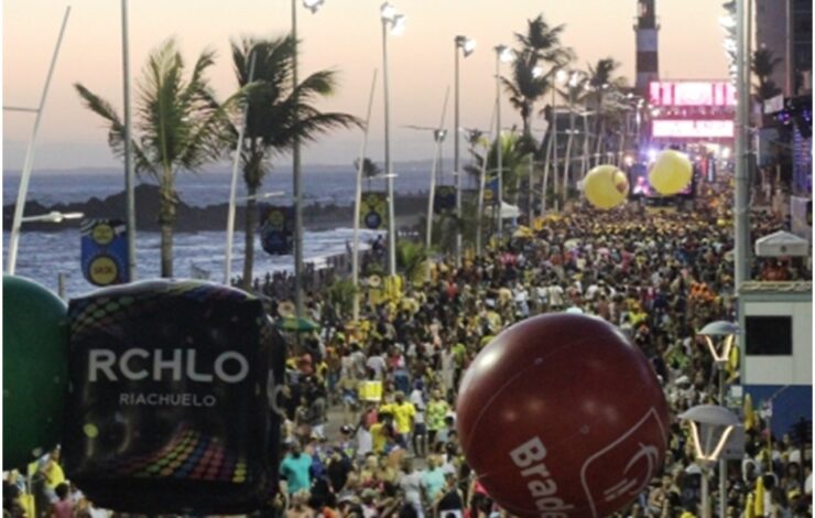 Sábado de folia teve retorno de Ivete, saída do Ilê Aiyê e mais