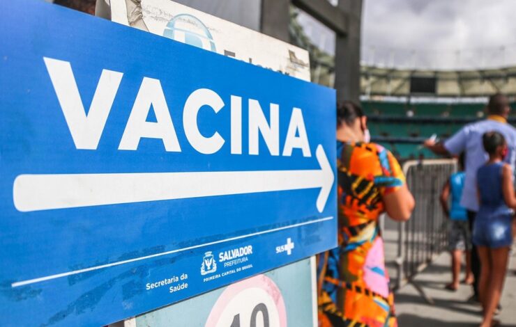 Vacinação contra Covid-19 e influenza é suspensa neste domingo em Salvador