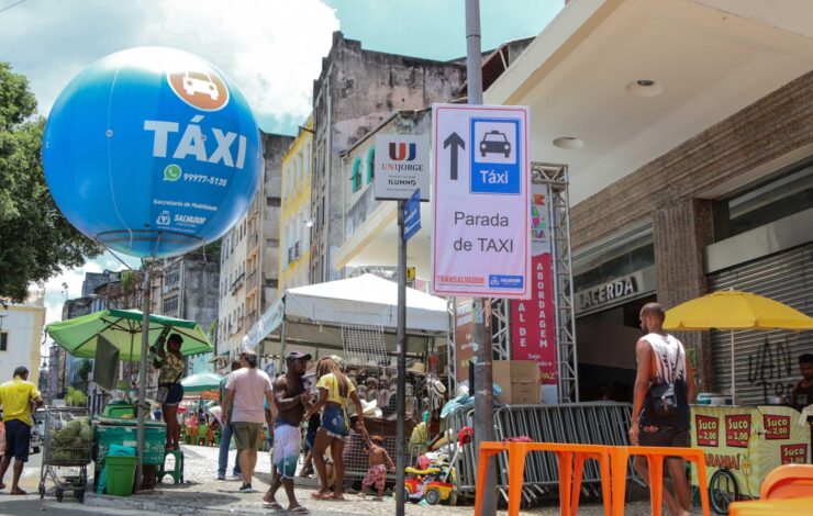 T&aacute;xis ter&atilde;o Bandeira 2 liberada no Carnaval; confira onde encontrar o transporte nos circuitos