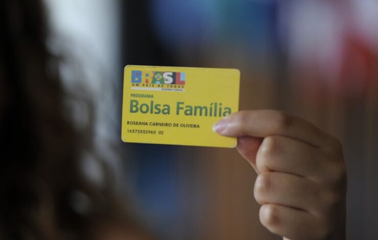 Governo levanta ind&iacute;cios que 2,5 milh&otilde;es recebem Bolsa Fam&iacute;lia de forma irregular