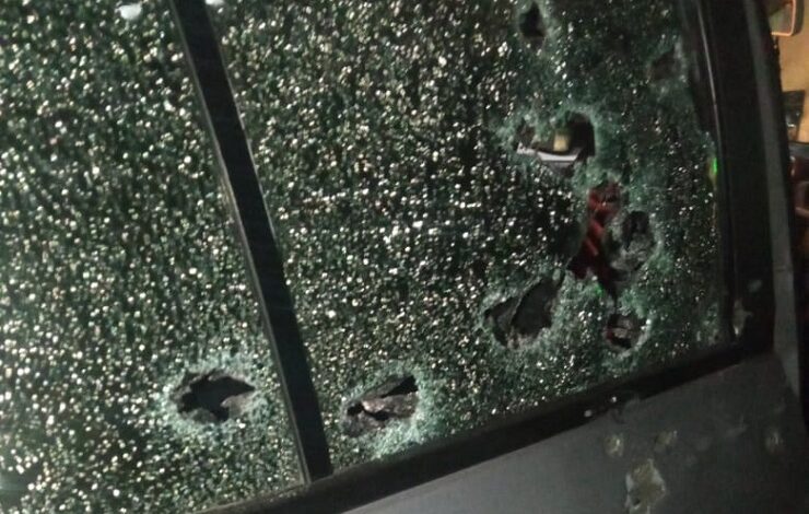 Passageiro de transporte por aplicativo &eacute; baleado na frente de motel em Feira de Santana