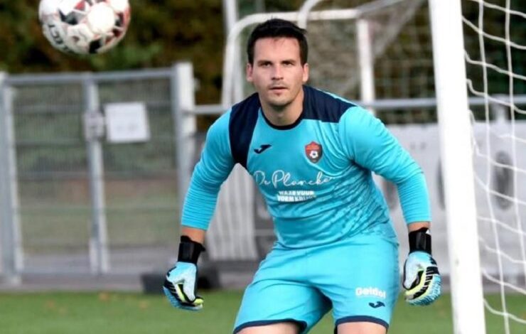 Goleiro de 25 anos pega pênalti e morre, em seguida, durante jogo na Bélgica