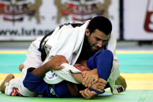 https://aratuon.com.br/wp-content/uploads/2023/02/jiujitsu.jpg