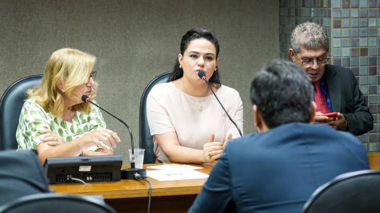 Ex-primeira-dama da Bahia, Aline Peixoto é escolhida conselheira do TCM