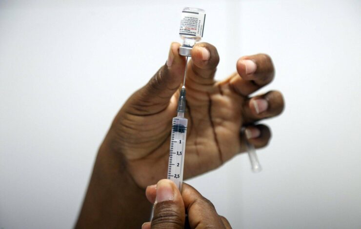Covid-19: pessoas com 18 anos ou mais já podem receber a vacina bivalente em Lauro de Freitas