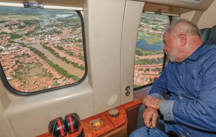 Lula chega ao Maranh&atilde;o e sobrevoa &aacute;reas atingidas pelas chuvas
