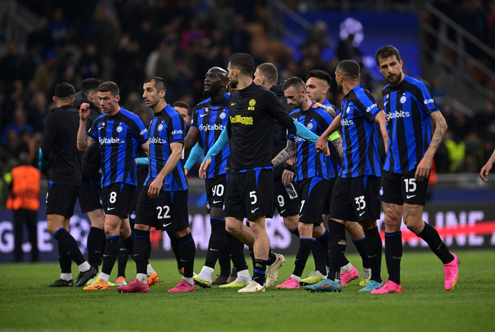 Inter empata e fará clássico com Milan na semifinal da Champions