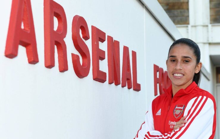 Avi&atilde;o com equipe feminina do Arsenal pega fogo em decolagem; Atleta baiana integra elenco