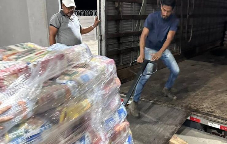 Kits de ajuda humanit&aacute;ria s&atilde;o enviados para cidades atingidas pela chuva no extremo sul da Bahia