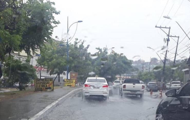 Tempo deve permanecer chuvoso em Salvador até quarta-feira; veja previsão