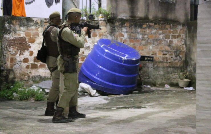 Suspeito de segurar arma do soldado Gleidson durante latroc&iacute;nio morre em confronto com PMs