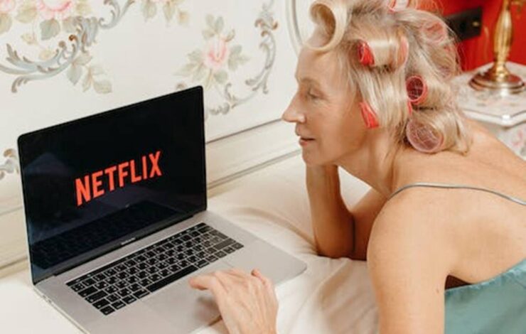 Como COLOCAR um ASSINANTE EXTRA na NETFLIX(2023) 