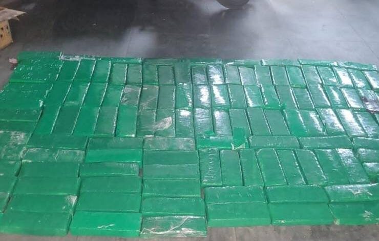 PM encontra 100 kg de maconha em bagageiro de &ocirc;nibus interestadual em Feira de Santana