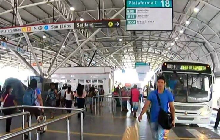 Rodovi&aacute;rios promovem encontro e amea&ccedil;am 