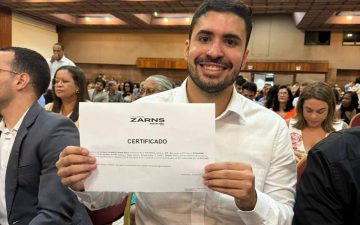 Aos 29 anos, deputado Jordávio Ramos se forma em medicina: 'Agora é cuidar de gente duplamente'